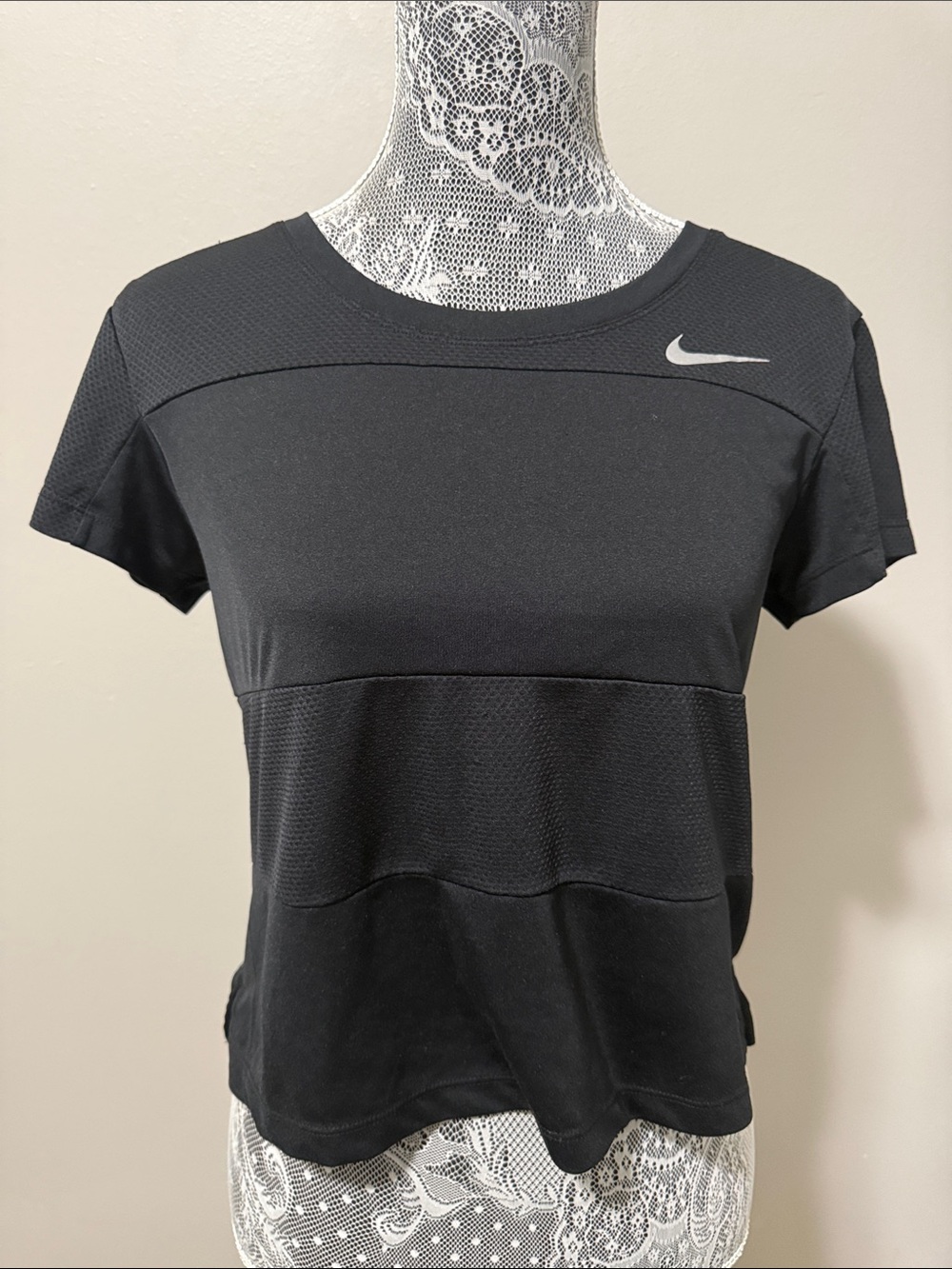 Nike Black Short Sleeve Women's Athletic Tee with Swoosh